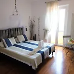 Vistazzurra أنكونا