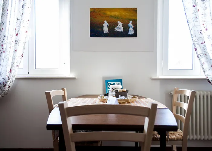 לינה וארוחת בוקר Vistazzurra אנקונה