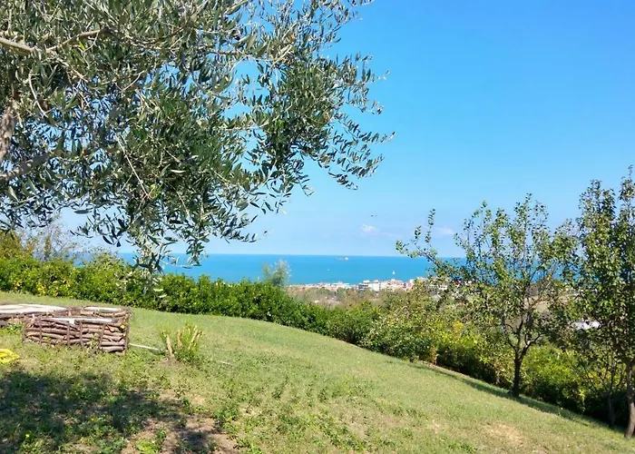 Vistazzurra לינה וארוחת בוקר אנקונה