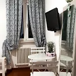 Vistazzurra Bed & Breakfast