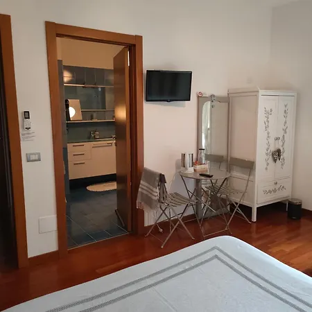 Vistazzurra B&B 안코나