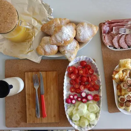 Vistazzurra Bed & Breakfast 4*